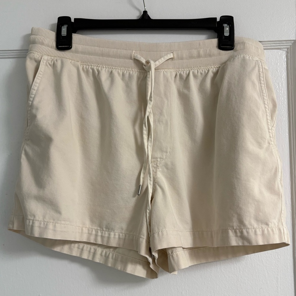 GAP women’s cream elastic tie waist shorts size medium